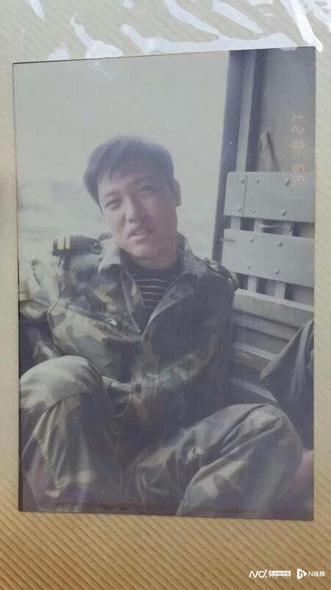贾冰：我就是一个普通喜剧演员 用真诚治愈观众