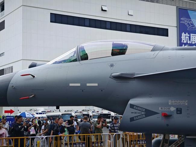 93阅兵前喜讯！歼10C再开12架大单 中国军贸里程碑
