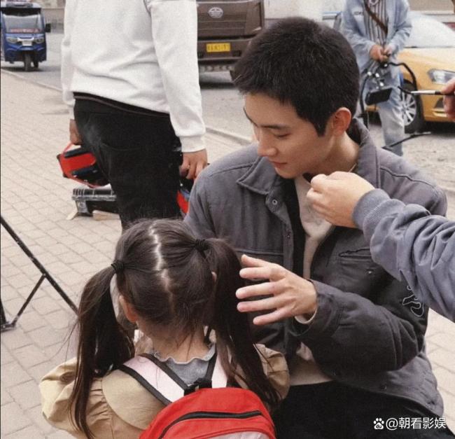 周翊然演技 00后演爸爸的突破