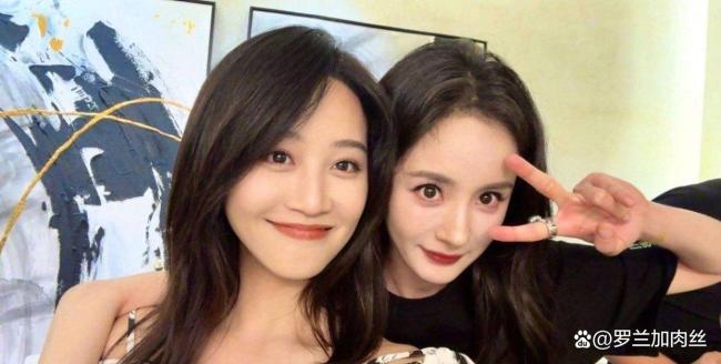 《生万物》庆功宴合照曝光