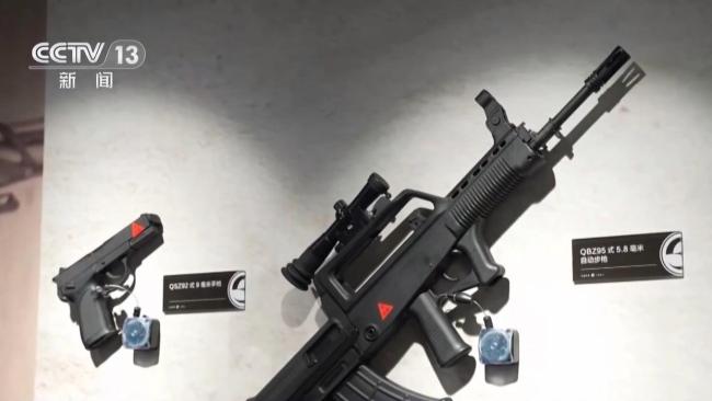 “枪界变形金刚” 来了 阅兵装备191式步枪有哪些独特本领?