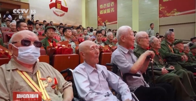 112位老兵获抗战胜利80周年纪念章 铭记历史致敬英雄