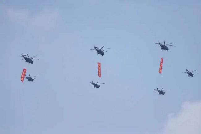 安全感爆棚！我们的战机来了 空中梯队壮观检阅