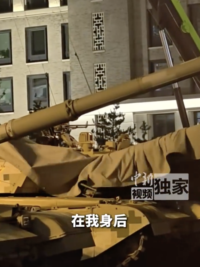 阅兵现场：实拍大国重器已就位 现场轰鸣声不断响起