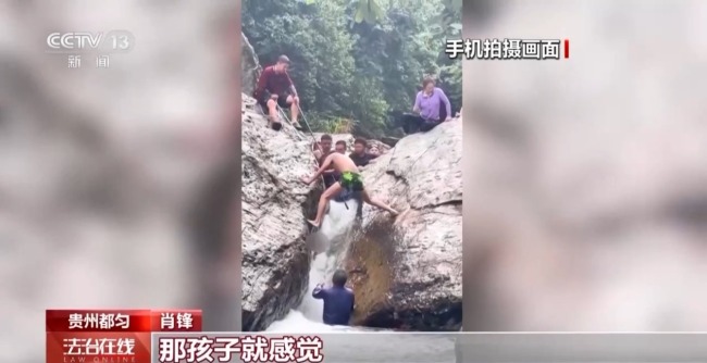点赞平凡英雄 盘点那些英勇救人的感动瞬间！