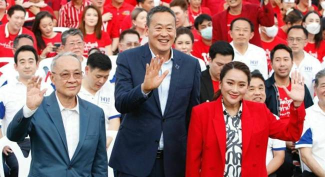 要抢总理宝座?阿努廷一反常态,他信父女出手整合,泰王室麻烦了