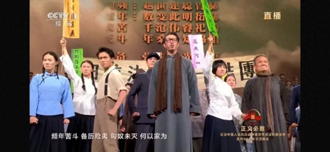 文艺晚会这一幕令人动容!