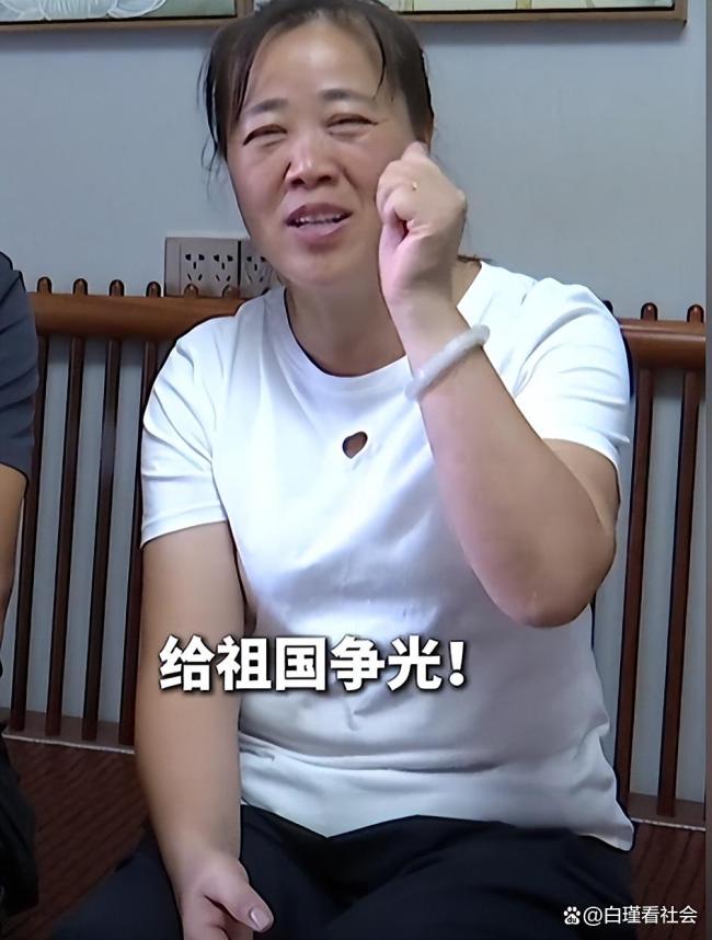 河南小伙担任九三阅兵升旗手 目光所至皆为华夏