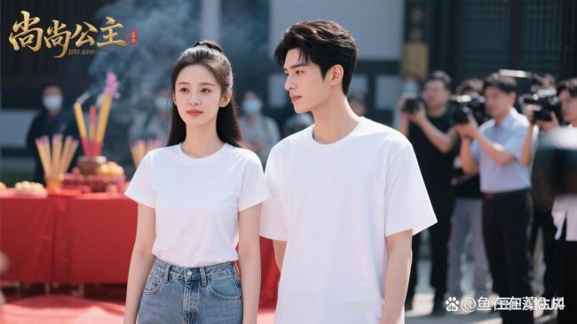 李昀锐尚公主蓝衣路透 CP感十足引爆期待