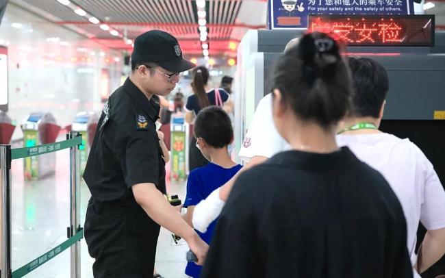 长沙湘超联赛当晚地铁延长运营时间 助力球迷畅行无阻