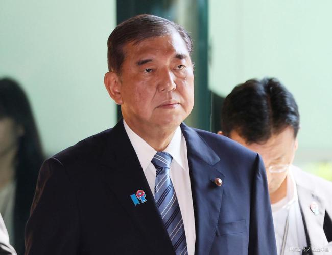 经历49天挣扎石破茂还是辞职了 短暂任期引发关注