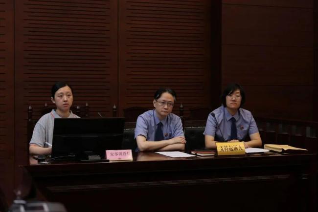 女子赴美生子去世孩子生父成謎 外公申請監(jiān)護權(quán)