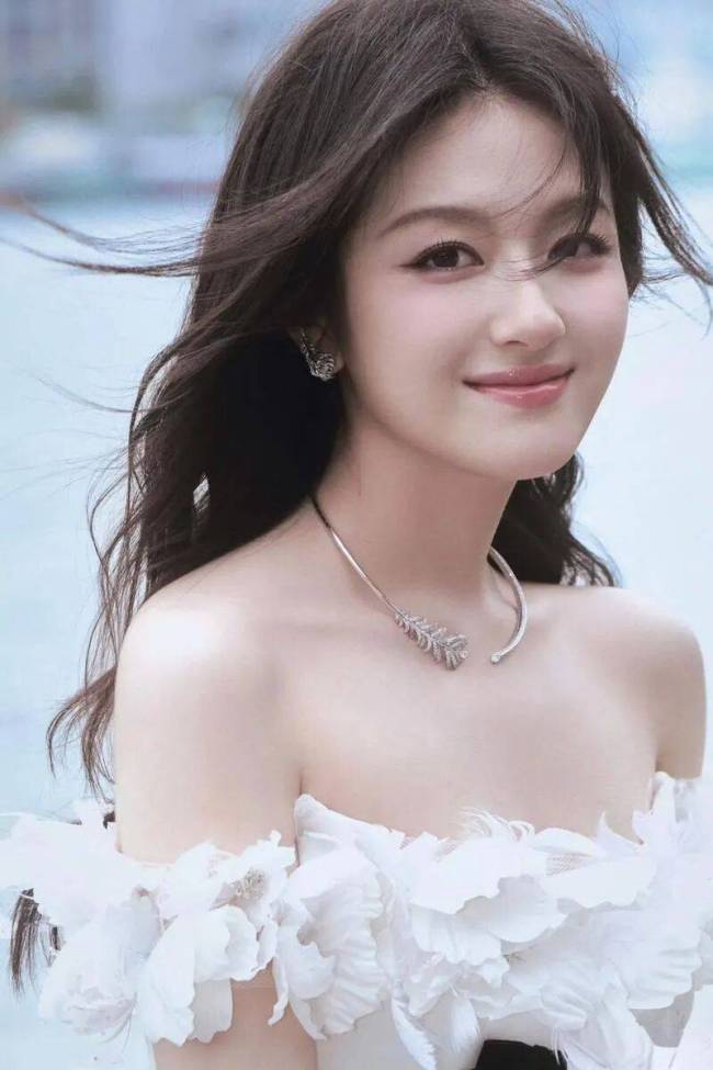 路人把李兰迪经纪人当成明星 乌龙事件引发热议