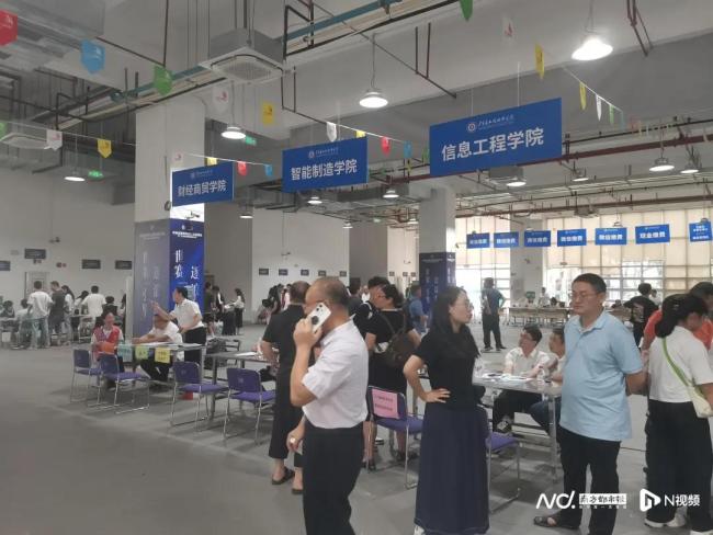 孤独症男生被录取后又被劝退 校方临时拒收引发争议