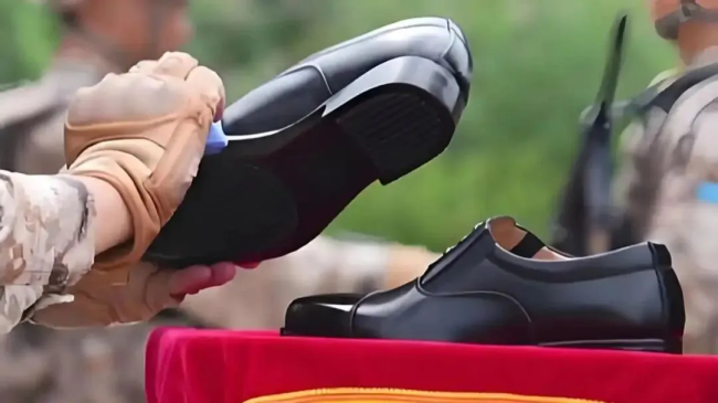 写满牵挂的书信 这些烈士遗物令人动容