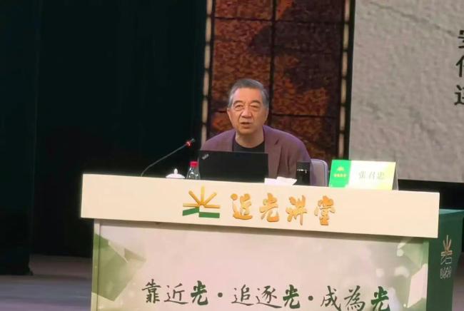 局座白發(fā)：真的，頭發(fā)白了許多，皺紋也多了