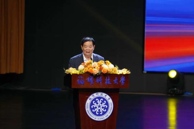 王树国用王兴兴事迹勉励首期本科生