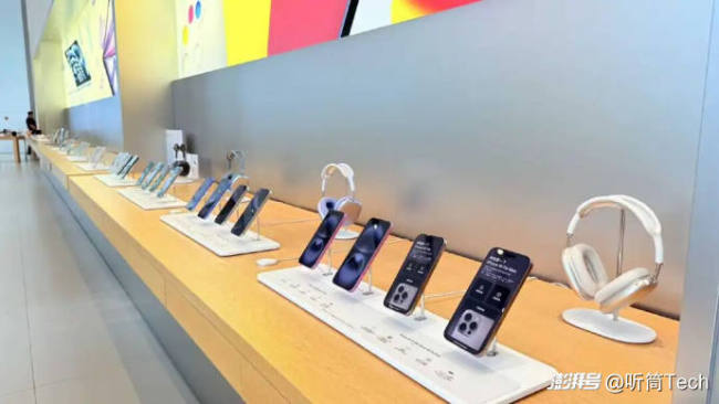 从iPhone4到17 苹果经历了什么 科技帝国的进化与迷思