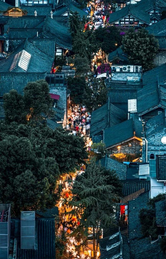 跟隨影視作品，到成都的街道走一走