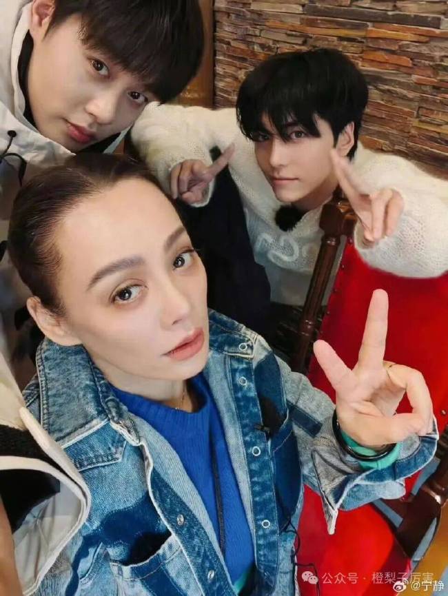 宁静拽邵子恒出来饭撒 跨代际温馨互动成亮点