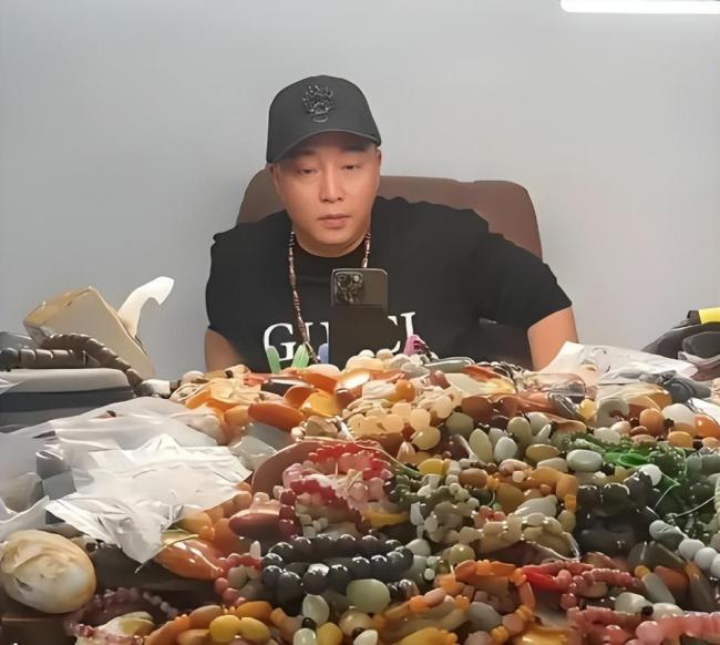 网红“柴怼怼”被刑拘 售假玉石与虚假宣传引发关注