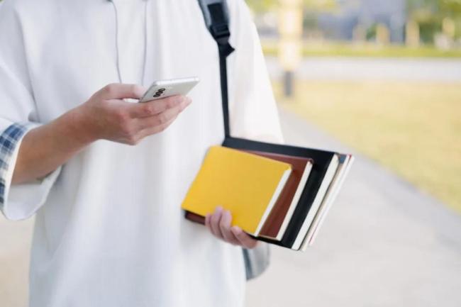 日薪800元诱骗大学生拍摄军用机场 警惕兼职陷阱