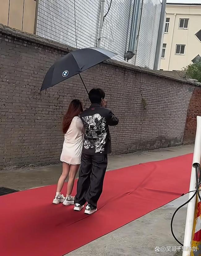 陸虎送妹妹出嫁 溫馨場面感動人心