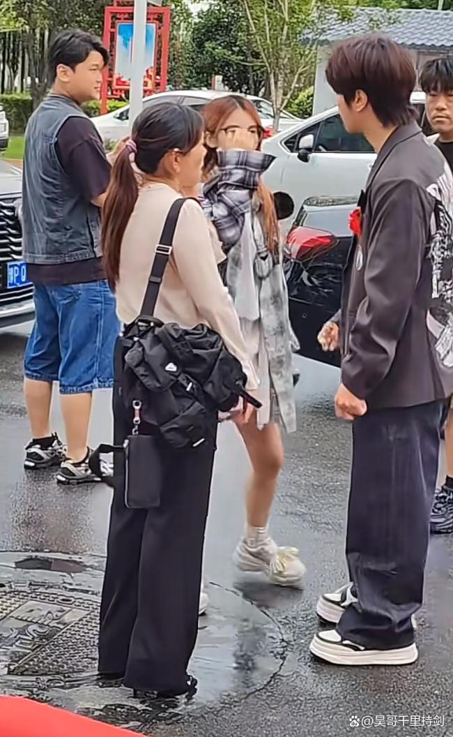 陸虎送妹妹出嫁 溫馨場面感動人心