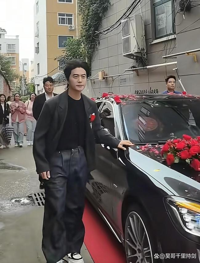 陸虎送妹妹出嫁 溫馨場面感動人心