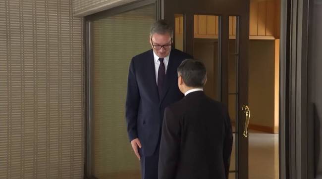 武契奇为何访问日本 深化经济联系