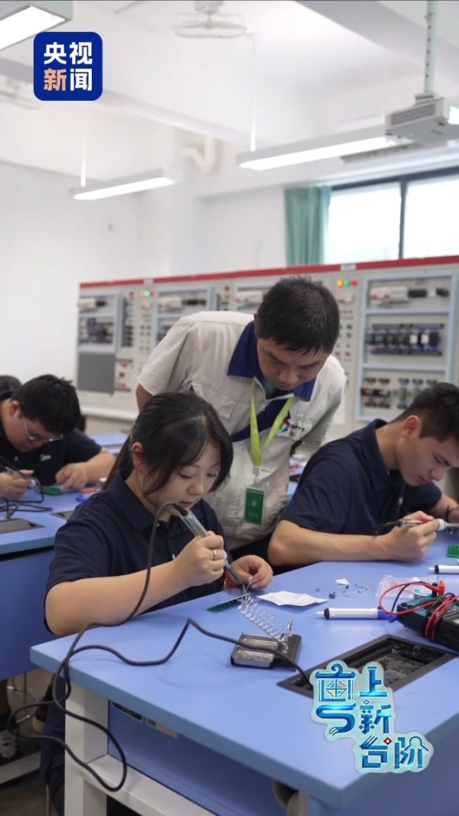 让“人工智能+”融入实体经济血脉