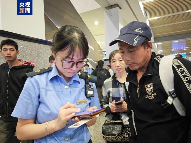国铁西安局停运部分普速列车 因持续强降雨确保安全