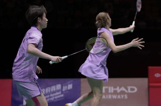 火力全开为队友复仇！2-0速胜世界第16，贾一凡/张殊贤晋级4强 国羽女双强势晋级