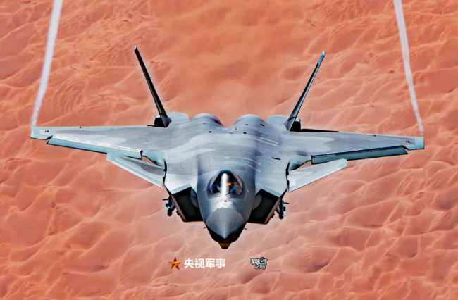 震撼！拍战片空中极近距离拍战机影像大片来了