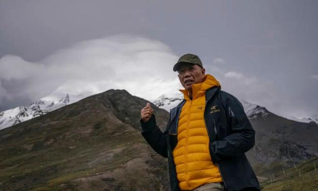 始祖鸟联手蔡国强的烟花艺术引争议 环保措施遭质疑