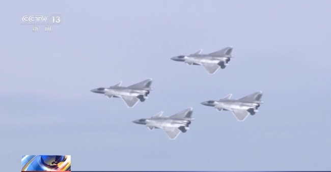 空警-500、殲-20亮相 長春航空展今日精彩瞬間