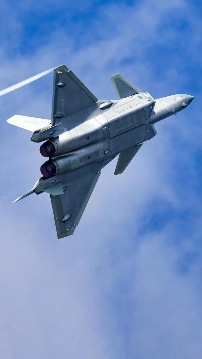 空军航空开放活动没能去现场？一组壁纸带你过眼瘾