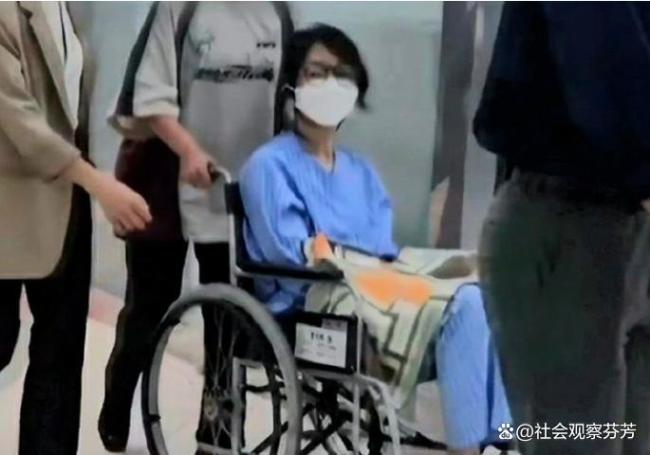 金建希坐牢后首次露面 电子镣铐下的就医行程