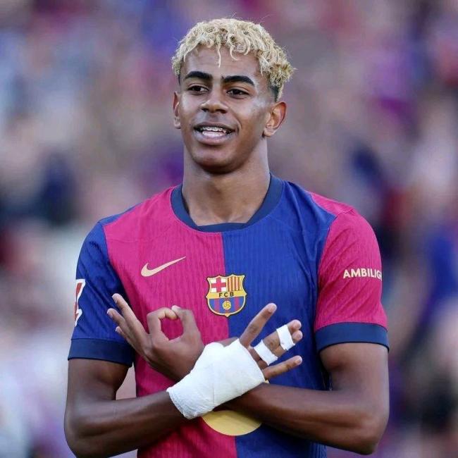 反转？曝亚马尔击败登贝莱夺得金球奖！大巴黎全队拒绝参加颁奖典礼 爆料引发争议