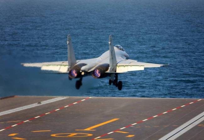 福建舰成功起降三型舰载机有多重要 中国海军迈向深蓝里程碑