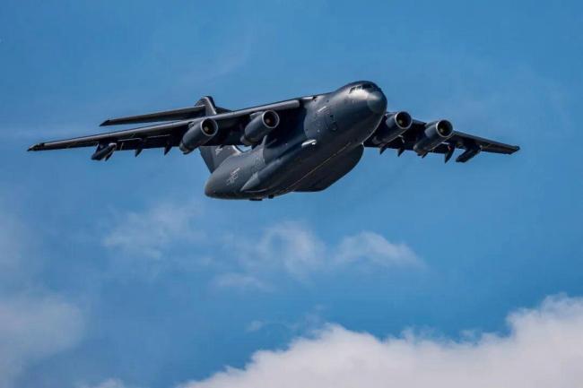 中部战区空军多位女飞行员集中亮相 巾帼榜样闪耀蓝天