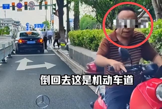 大爷骑车逆行小车司机劝不动 蛮不讲理引发热议