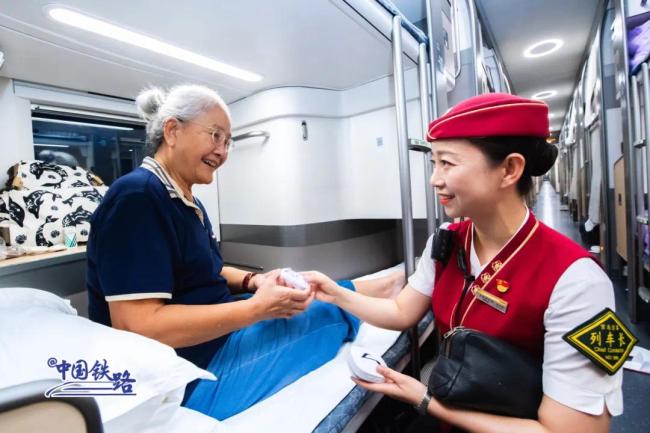 全是單間！縱向臥鋪動車組，國慶中秋假期加開！
