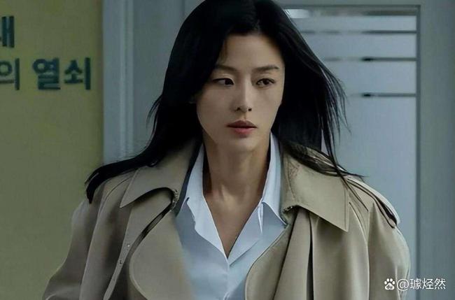 从韩娱女神到“双面东说念主”：全智贤的大女主东说念主设，本就摇摇欲坠？一句台词激发全民按捺