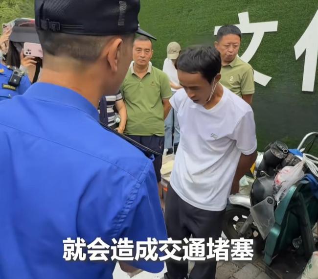 景德镇“鸡排哥”为何能走红 情绪价值爆棚