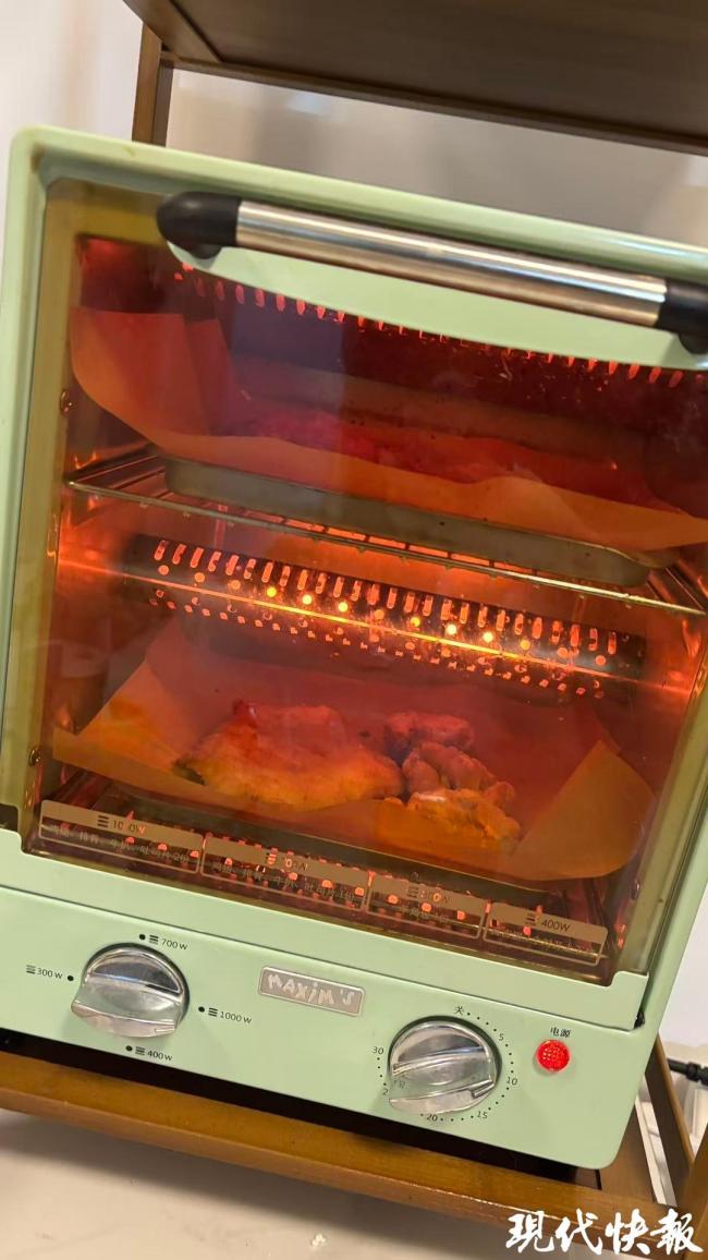 给同事带饭成年轻上班族新流行 健康又实惠的新选择