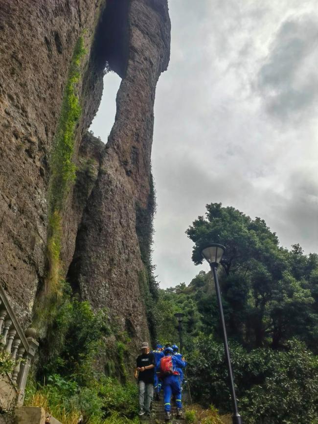 浙江45岁男老师登山失联后遇难
