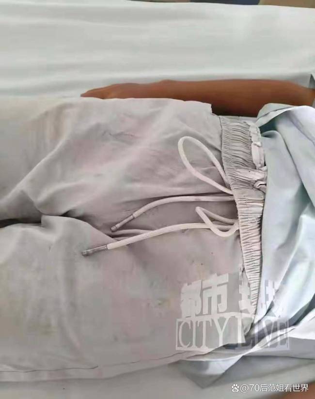 15岁学生厕所遭多名同学殴打 家长否认霸凌引发争议