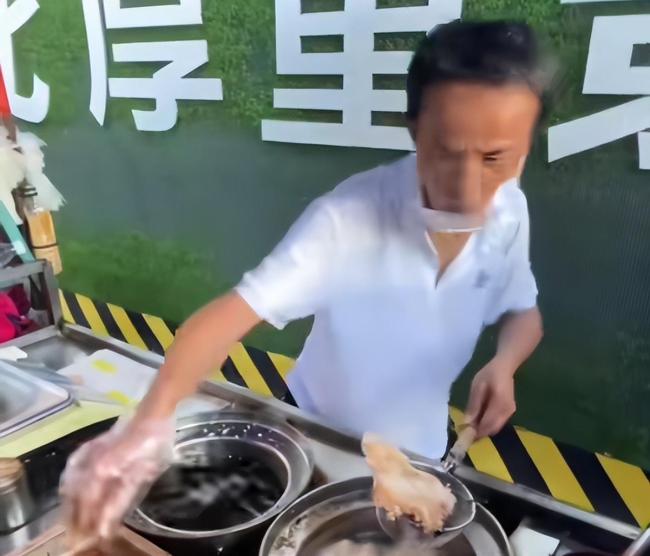 鸡排哥发声感谢网友关心 真诚服务温暖人心