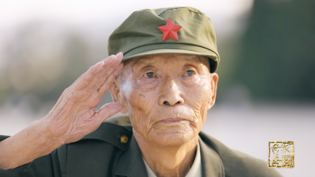 開國大典上，這位坦克兵用“腳語密碼”控製隊形
